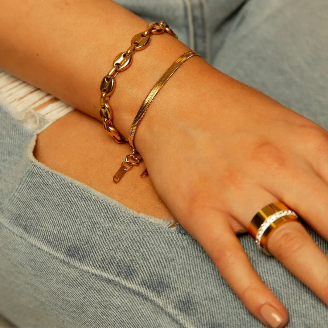Essential Snake Bracelet